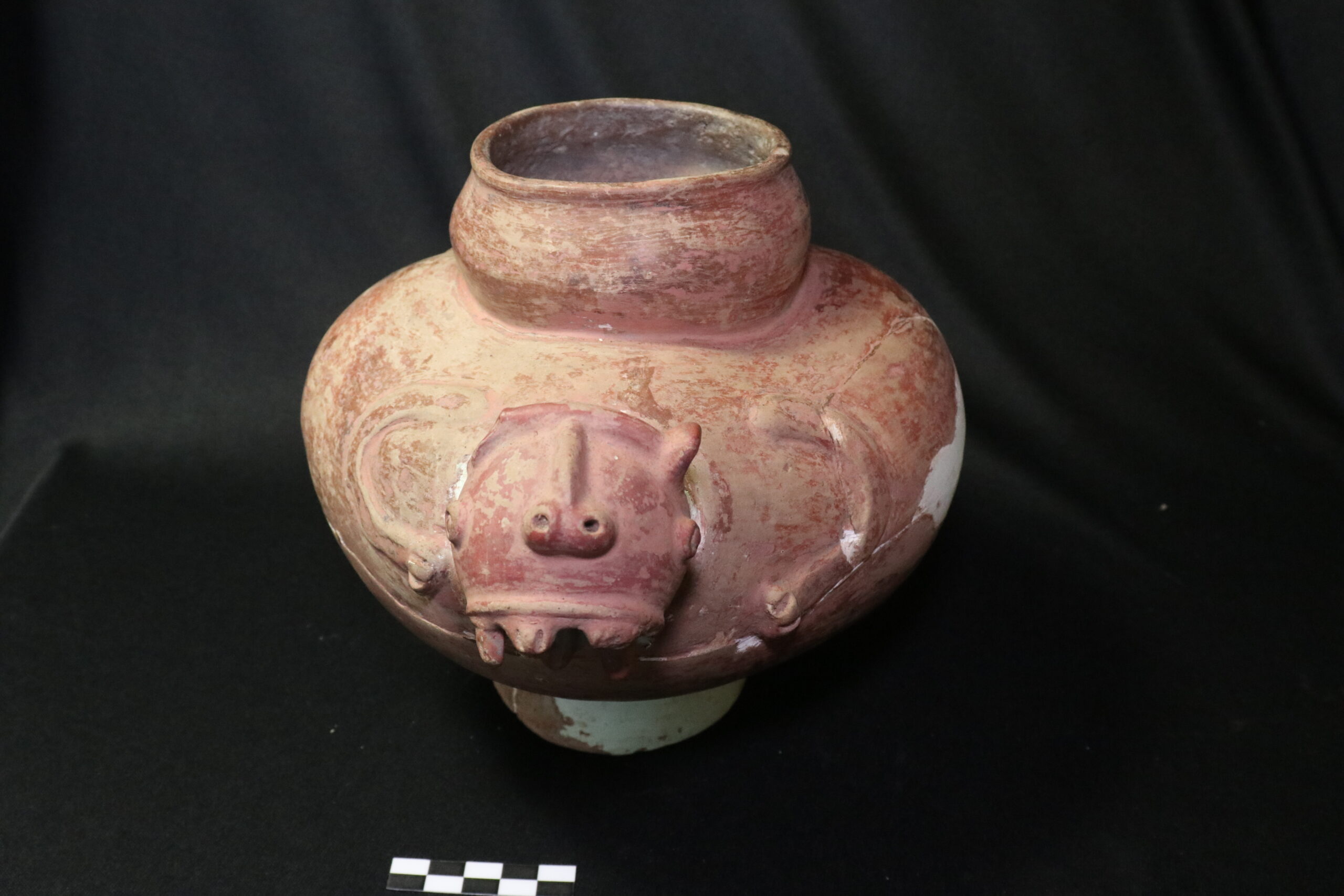 Vaso globular com gargalo